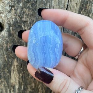 ☁️ blue lace agate crystal palm stone